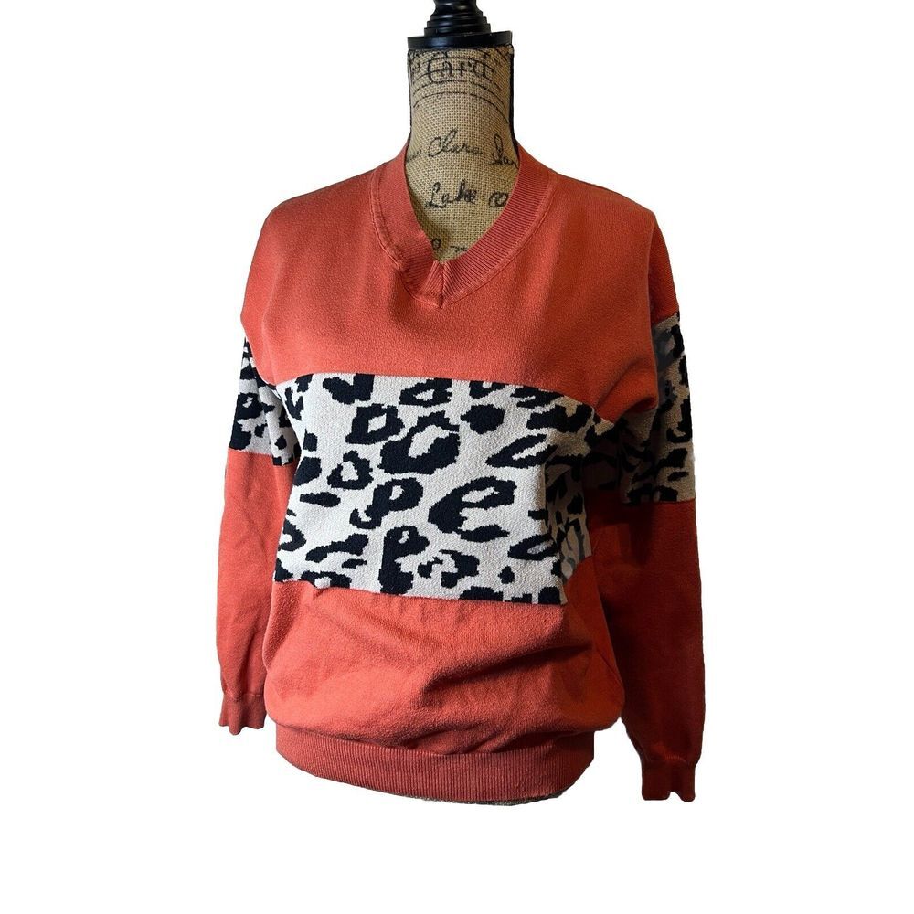 Luna Tuccini Women's Sweater Size 6 Coral Leopard Print V‎ Neck Long Sleeve